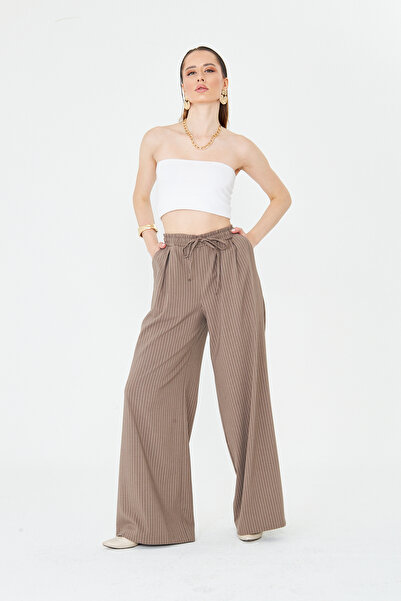 LA PANTE Wide Leg Trousers with Elastic Waist and Laces