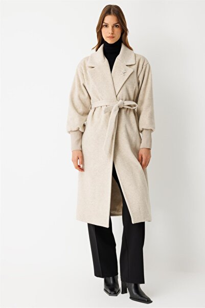 Esswaap Broş Detaylı Ribana Kollu Kaban Taş