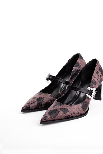 Tasarım Elegant with Its Patterned Buckle, Modern Style, Stylish Everyday High-Heeled Shoes, Fashionable and Makes a Difference.