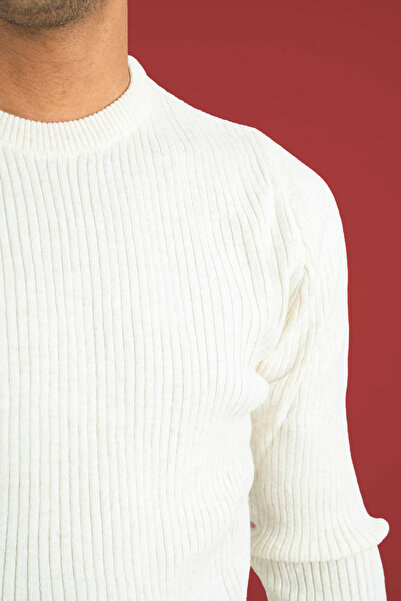 bombe Ανδρικό πουλόβερ εφαρμοστό με λαιμόκοψη κοτλέ πλεκτό