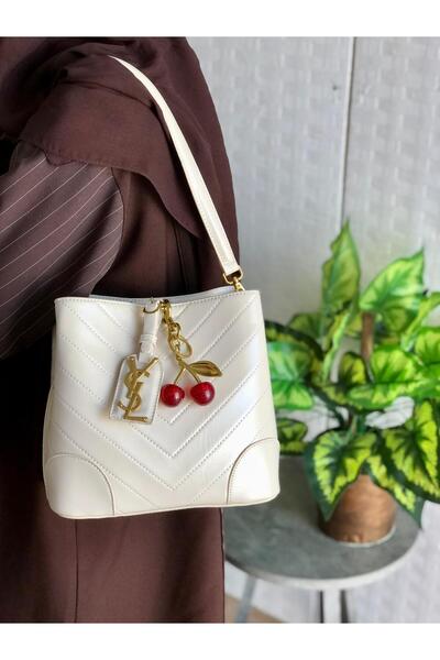 GGGG Shoulder bag with accessories