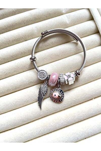 By Selen Suyolcu سوار سحر الصلب