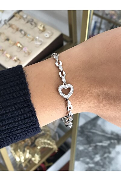 the ASEL İNCİ سوار فضي بتصميم قلب مع تفاصيل حجرية (لا يتأكسد)