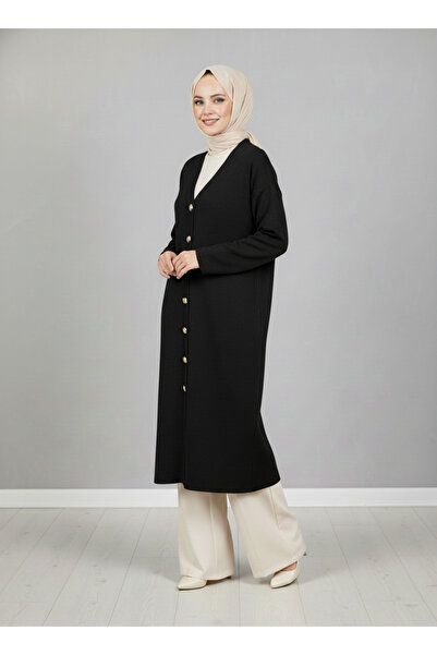 BENAHOLL سترة تريكو طويلة بأزرار ذهبية من سيليكي - كيه آر5014 باللون الأسود