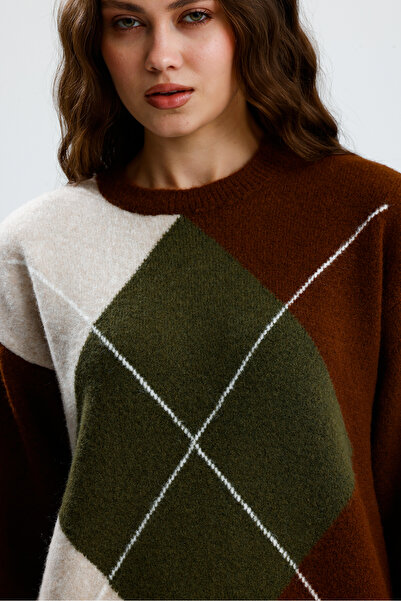 jöns since 1997 Women's Three-Color Wide Diamond Knit Sweater