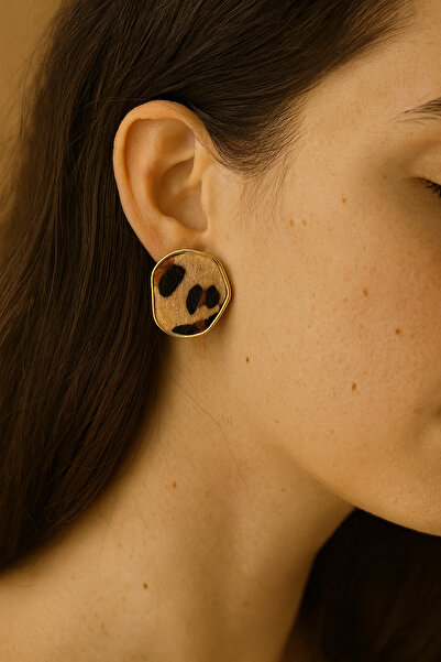 ÇAĞ MODA aksesuar leopar desenli tüylü oval küpe