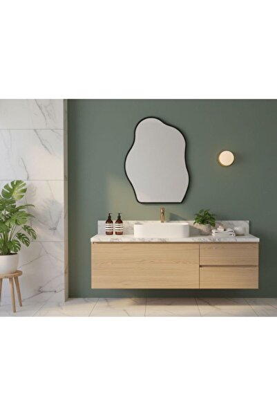 Generic Metal Frame Wall Mirror, Perfect for Your Home Decor 80*60