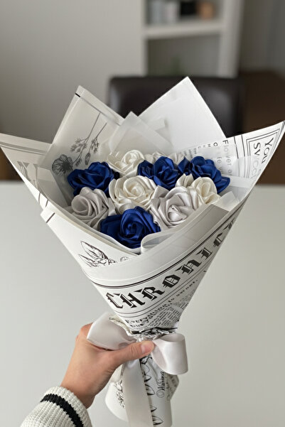 Buketim Seninle 10'lu Lacivert, Beyaz ve Gri Solmayan Gül Buketi, Saten Çiçek, Öğretmene Hediye, Sevgiliye Hediye