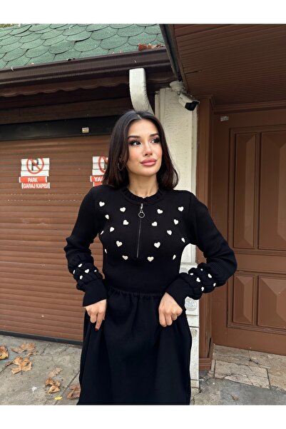 ikomteks Κομψό πλεκτό φόρεμα με κέντημα καρδιάς