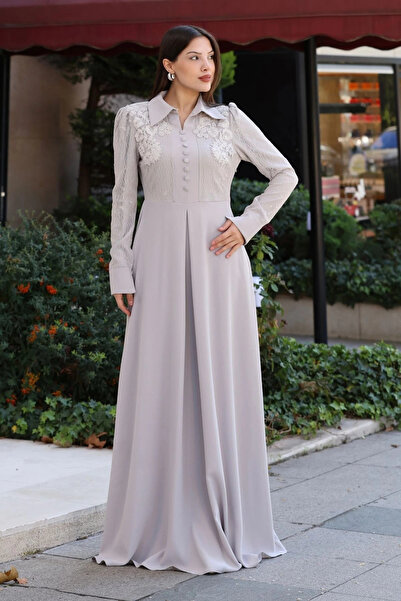 lodmela Βραδινό φόρεμα με δαντέλα με γιακά πουκάμισου και ζώνη με κέντημα και επένδυση 2764-Stone