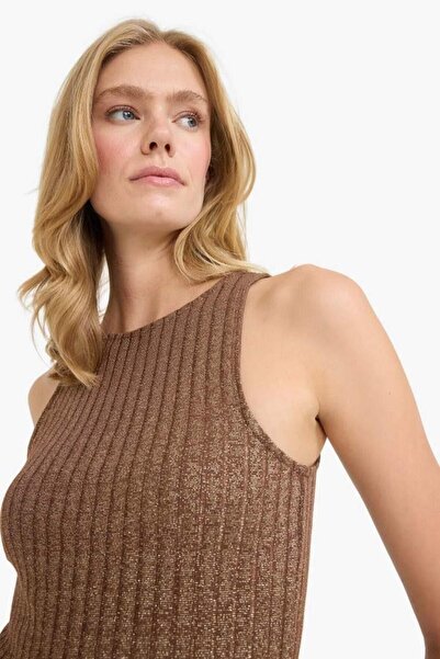 DeFacto Slim Fit Slim Fit Crew Neck Glitter Fabric Tank Top (25 Au)