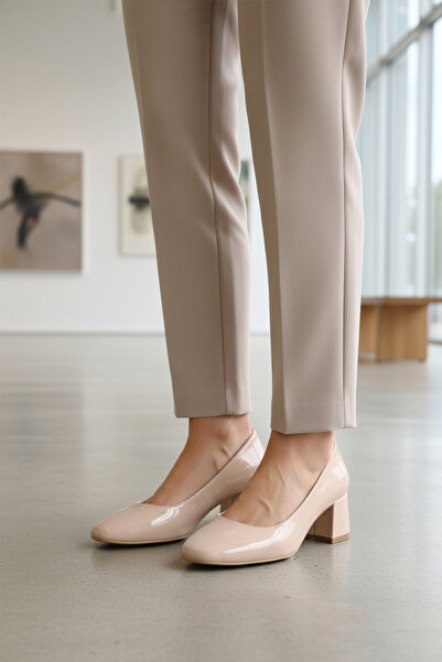 AYAKMOD Beige Patent Leather Thick Heeled Women's Evening Dress Shoes 695042 Z