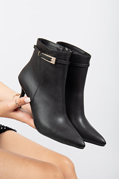 FYD SHOES TAŞ TOKA DETAYLI SİVRİ BURUNLU KADIN BOT