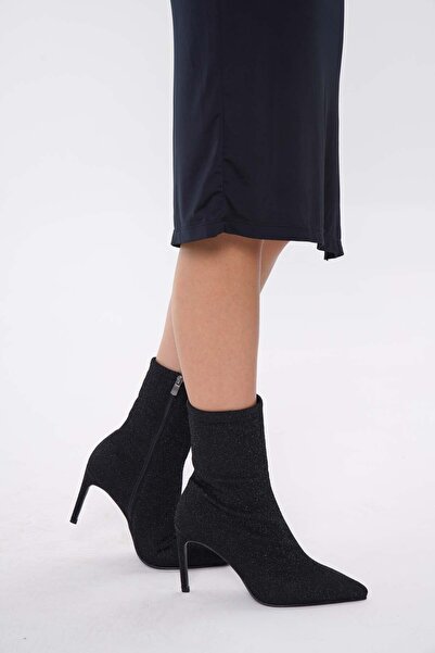 nuvilo siyah streç yıldız detaylı 8.5 cm ince topuklu sivri burun kadın fermu...