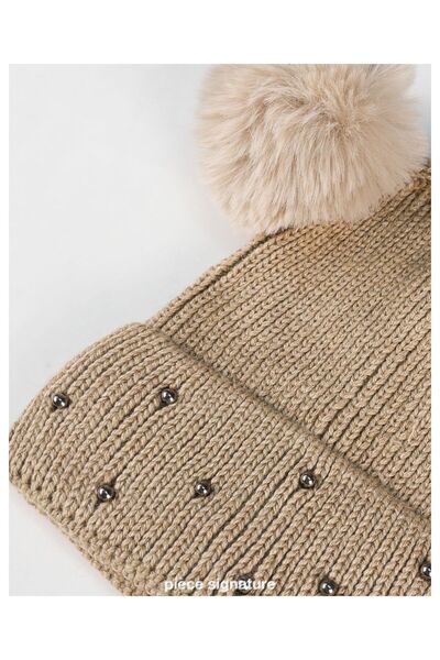 PIECE SIGNATURE Winter Beanie with Pom Pom for Women and Teens