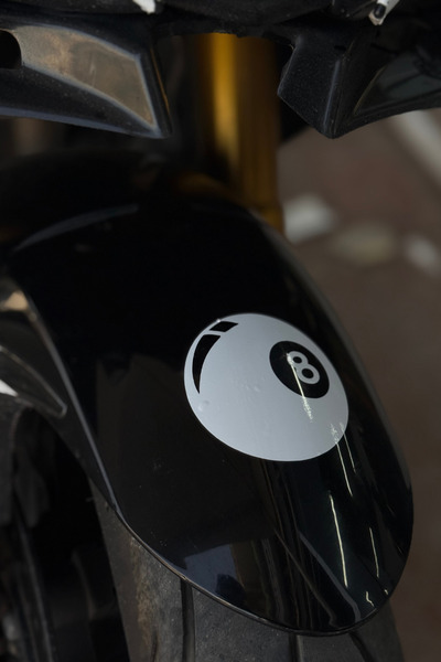 Banxtre ملصق كرة البلياردو البيضاء للسيارة والكمبيوتر المحمول