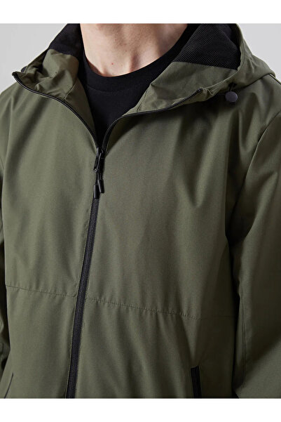 LC Waikiki Ανδρικό αδιάβροχο με κουκούλα XSIDE Khaki Standard Fit