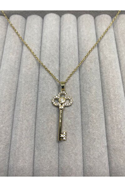Kaan Accessoire قلادة نسائية من الفولاذ مع حجر الزركون وشكل المفتاح، لون ذهبي...