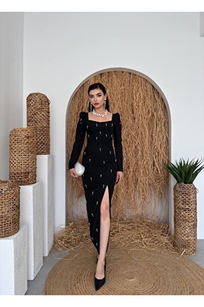 Monapera Uzun Kollu Yırtmaçlı Boe İnci Detaylı Atlas Maxi Elbise