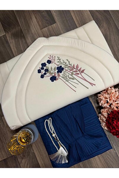 STAYILK DRESSES 2cm thick sponge padded prayer rug with a distinctive and elegant design. Cool cotton embroidered prayer sheets.