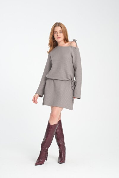 Shoppingdimoda فستان يومي مريح مصنوع من القطن بنسبة 100% فوق الركبة