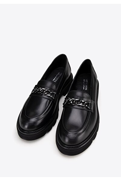 Wittchen Women's leather moccasins with jewelry chain, black, leather