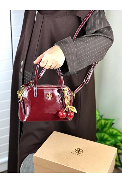 GGGG Shoulder bag with accessories