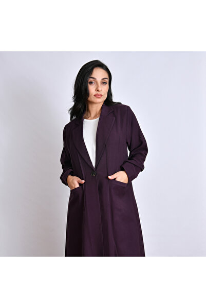 Oya.sa بليزر مبطن بلون الارجواني بتصميم كلاسيكي انيق مزود بزر وجيوب امامية