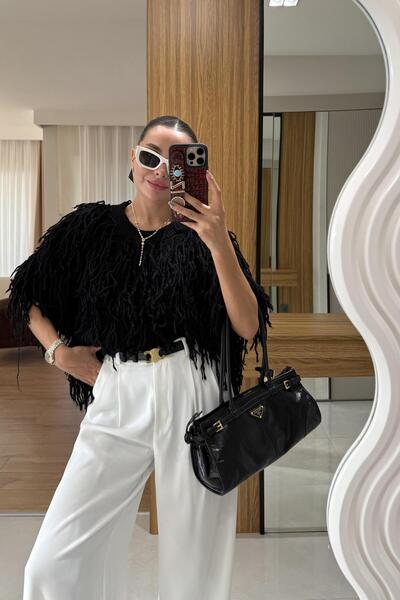 Gizem Ecemiş Design Siyah Püsküllü Kazak