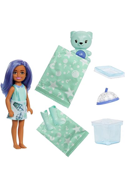 Barbie دمية تشيلسي بوب ريفيل من سلسلة شاي الفقاعات مع عبوة شاي وخمس مفاجآت