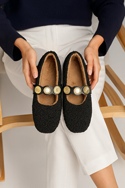 Beyond Women's Black Coin Buckle Ballerinas Byndvt05