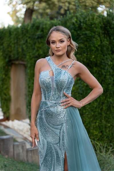 MissBetül Full Dantel Çapraz Askılı Yırtmaçlı Abiye Nişan Elbisesi