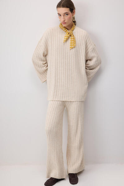 Touché Privé Solid Color Knitwear Set