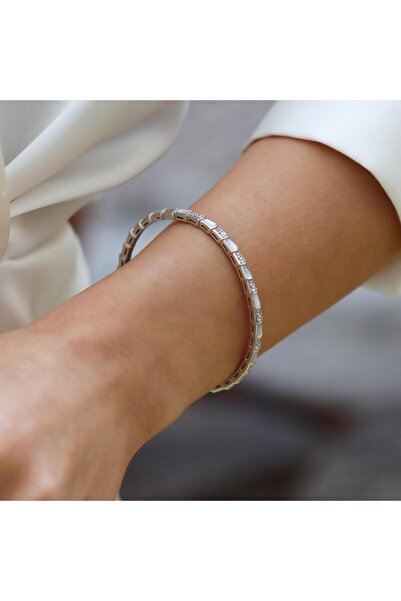 Necati Gün Mozanit Taşlı Serpent Modeli Gümüş Kelepçe