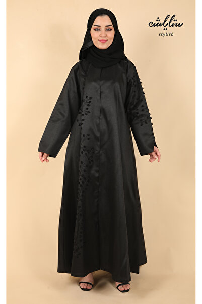 Stylish عبايه شتوي بتطريز ناعم ازرار باللون الاسود