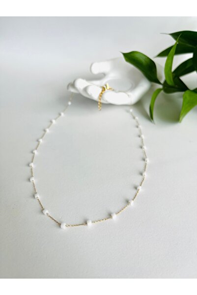 Fynbos قلادة نسائية بتفاصيل حجر الكريستال البسيطة – فولاذ مقاوم للصدأ بلون ذهبي