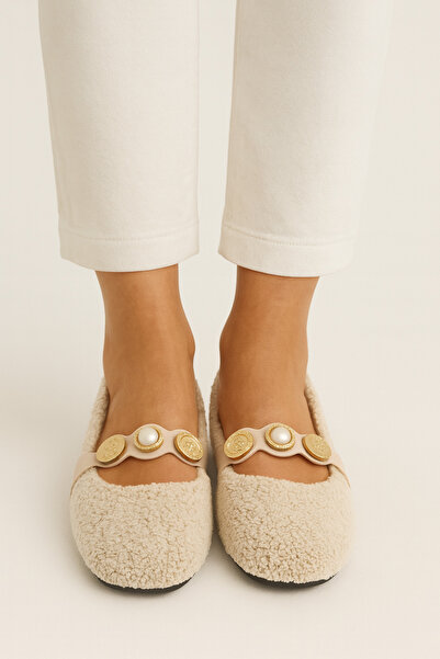 Beyond Women's Beige Coin Buckle Ballerinas Byndvt05