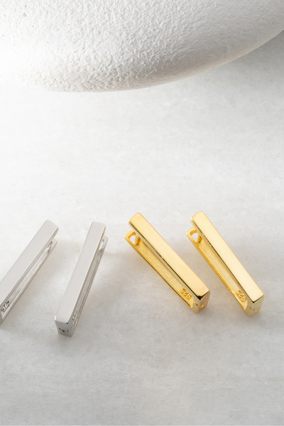 Two Arts Kadın 925 Ayar Gümüş Dikdörtgen Minimalist Küpe | 14K Altın Kaplama | Hediye Kutusunda