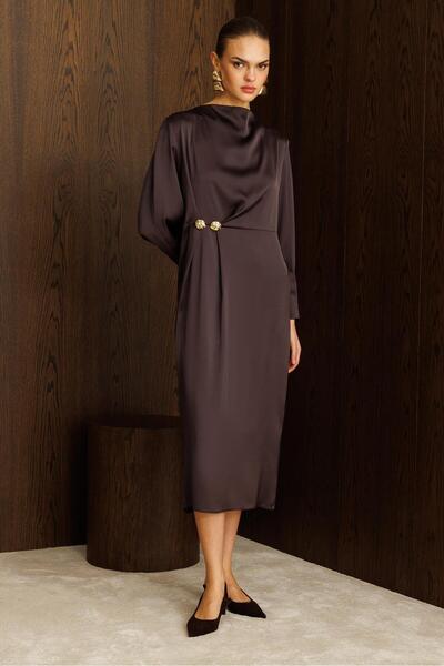 Nefeli Drapeli Yüksek Yaka Midi Elbise KAHVE