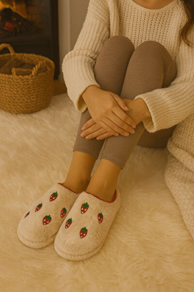 ALB TERLİK AYAKKABI SAN. TİC. LTD. ŞTİ. Women's Strawberry Patterned Plush House Slippers – Soft, Warm, Non-Slip Sole Winter Slippers