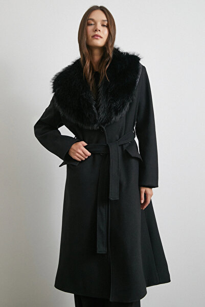Never more Fur Collar Belted Cashmere Coat Black