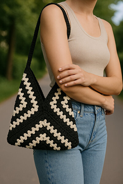 N QUEEN COLLECTION El Yapımı Siyah Beyaz Makrome Omuz Çantası | Şık ve Dayanıklı Polyester İp 30x30cm
