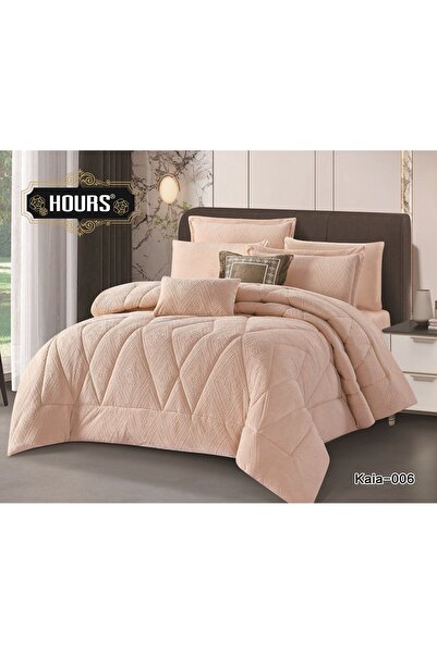 HOURS Plain bedspread with an elegant classic pattern