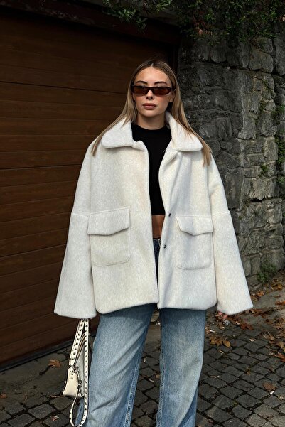 Swist Bej Çift Kapak Cepli Çıt Çıt Kapama Tay Tüyü Oversize Kadın Mont