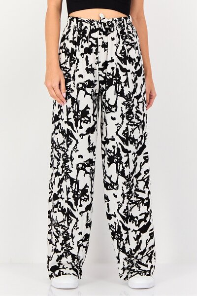 Happiness İstanbul Women Regular Fit Allover Print Wide Leg Pants, Multicolor