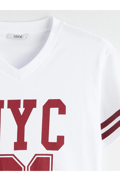 LC Waikiki Γυναικείο μπλουζάκι με στάμπα με λαιμόκοψη σε σχήμα V