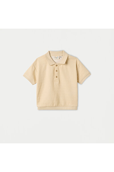 Juniors Textured Polo T-shirt with Short Sleeves and Button Closure