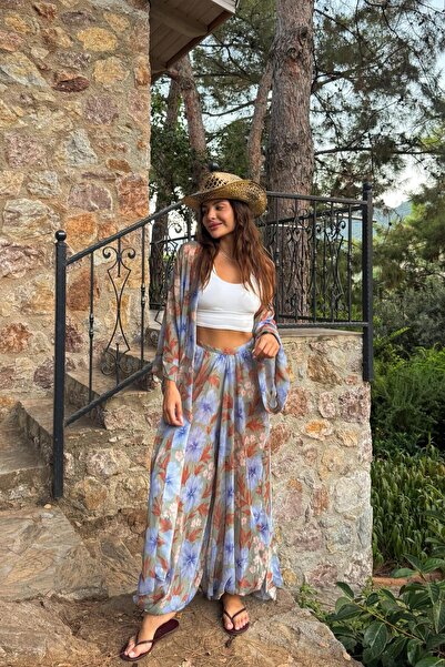 Gizem Ecemiş Moncada Mavi Şifon Kimonolu Takım