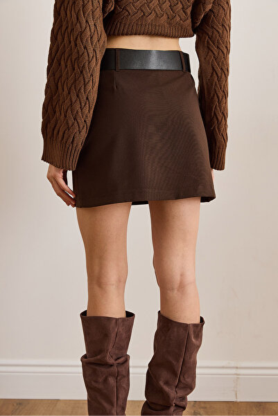Olalook Kadın Kahverengi Kemer Detaylı Şortlu Mini Etek ETK-19000364