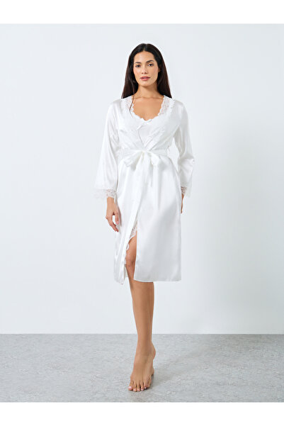 Take Two By Styli طقم فستان وروب بتصميم شق جانبي شق بالدانتيل